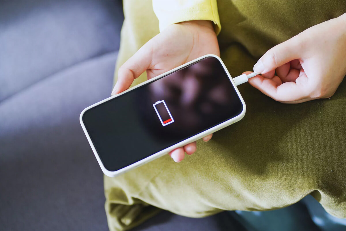 Sạc iPhone bằng củ sạc MacBook có hại không? Câu trả lời bất ngờ từ Apple - Hình 2 Sạc nhanh iPhone với củ sạc công suất lớn