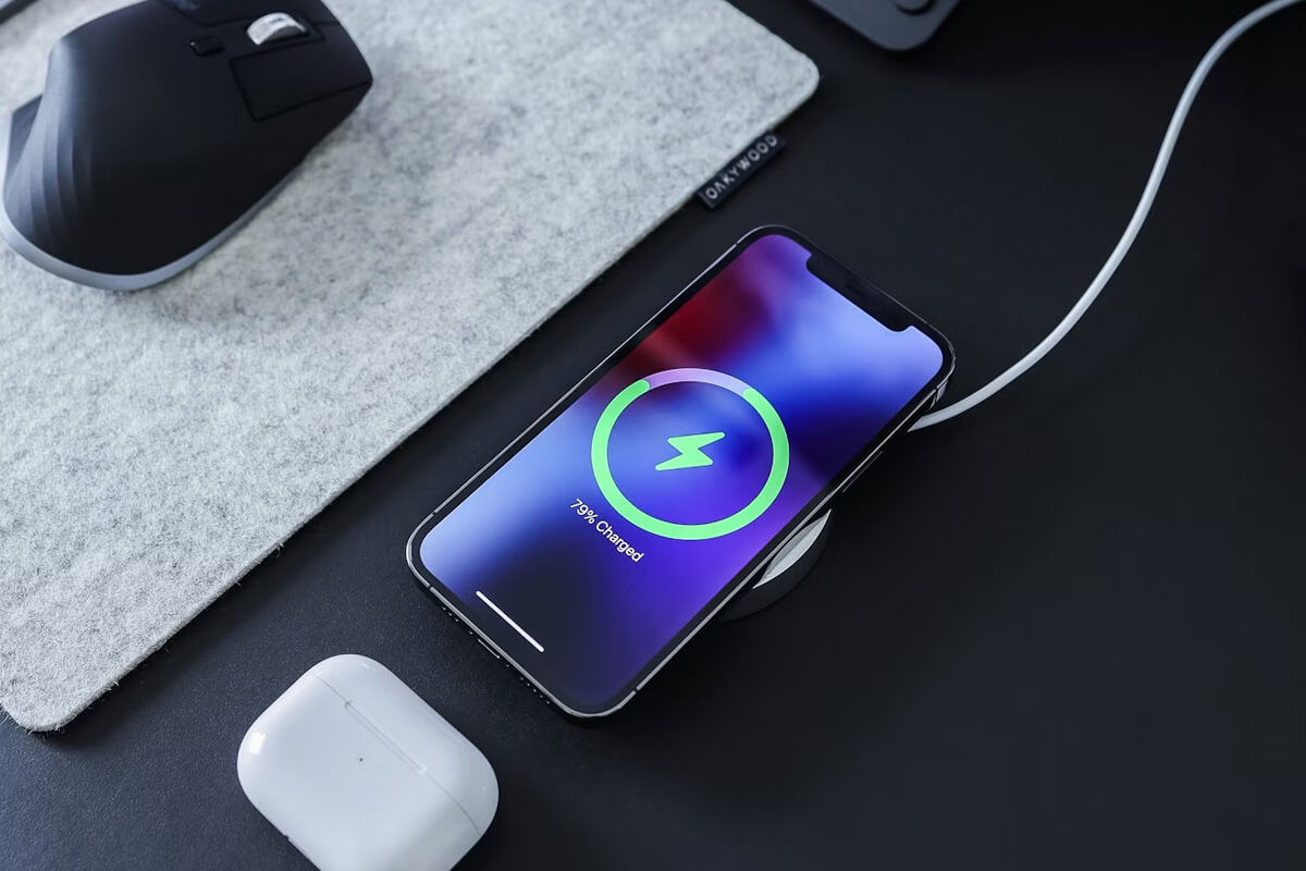 Sạc iPhone không dây liệu có gây hại cho pin hay không? - Hình 4 Sạc không dây có gây hại cho pin iPhone - Hình 4