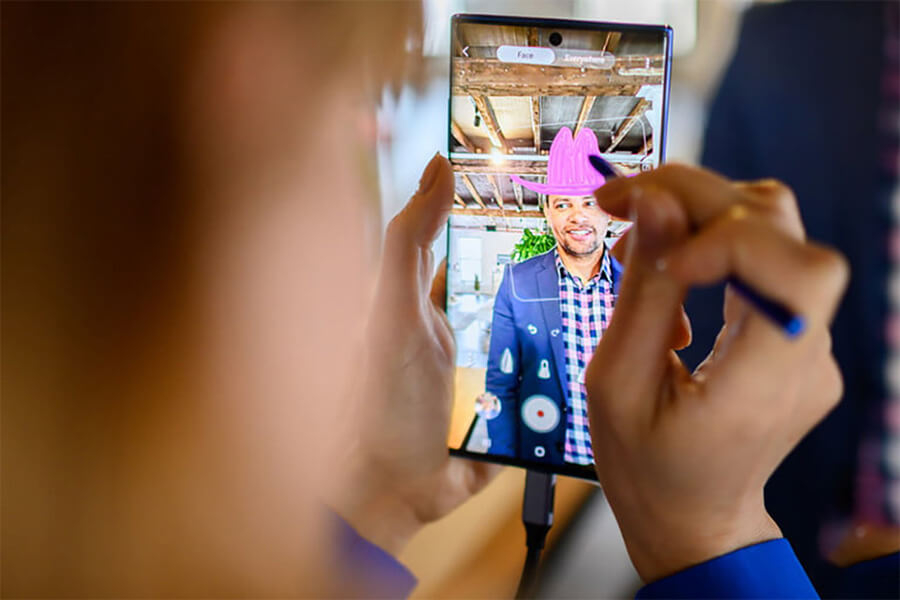 Samsung Galaxy Note 10 Plus so kè iPhone XS Max: Mèo nào cắn mỉu nào? - Hình 5