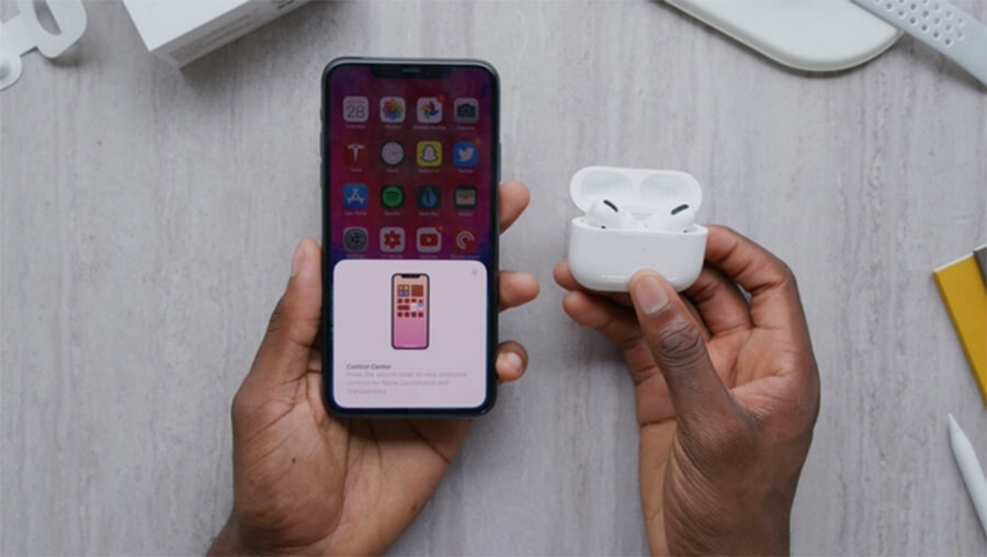 So sánh Airpods Pro và AirPods 2: Có đáng để nâng cấp? - Hình 3 So sánh Airpods Pro và AirPods 2: Có đáng để nâng cấp? - Hình 3