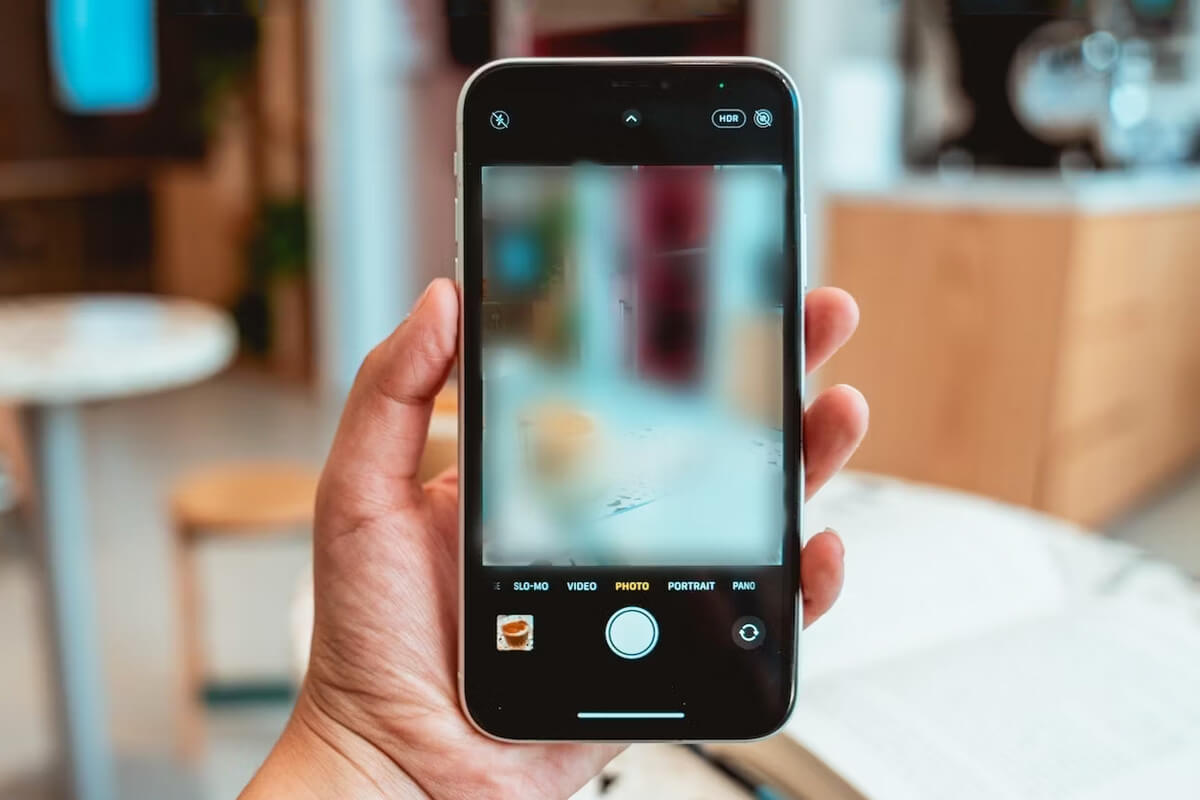 Tại sao camera sau iPhone bị mờ? Nguyên nhân và cách khắc phục - Hình 1 Tại sao camera sau iPhone bị mờ - Hình 1