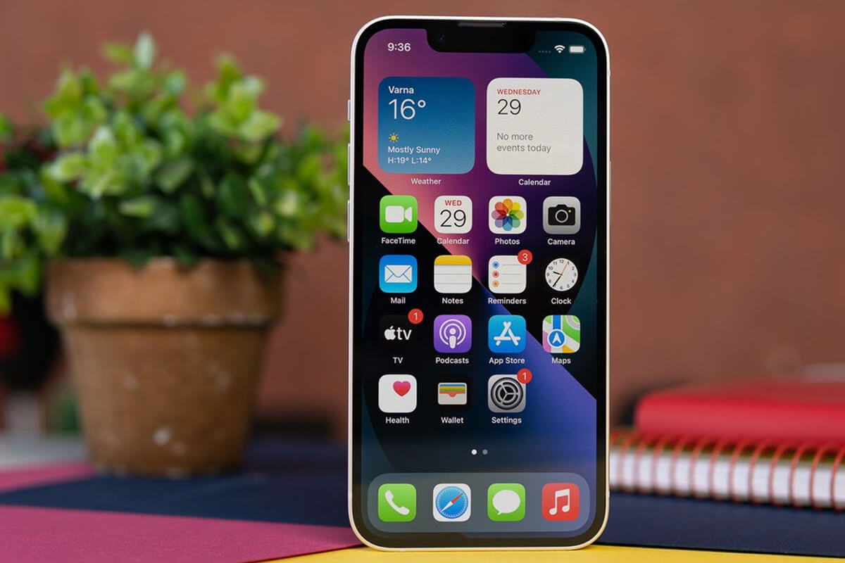 Top 3 mẫu iPhone cũ đáng mua nhất trong tầm giá dưới 8 triệu đồng - Hình 2 iPhone 13 Mini cũ