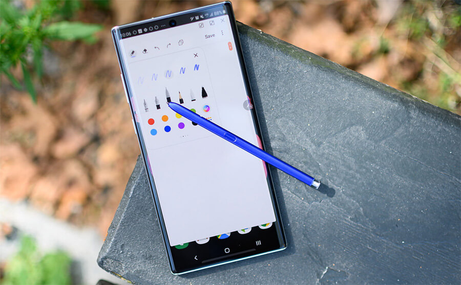 Top 6 smartphone cao cấp có pin "khỏe" nhất thị trường - Hình 3 Top 6 smartphone cao cấp có pin "khỏe" nhất thị trường - Hình 3