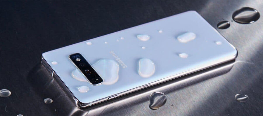 Top smartphone có thể "tắm mưa" suốt cả ngày dài cùng bạn - Hình 3 Top smartphone có thể "tắm mưa" suốt cả ngày dài cùng bạn - Hình 3