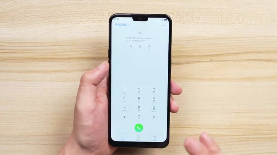 Trên tay iPhone 13 Pro chạy Android: Cạnh viền phẳng, cụm camera giống đến 99% và cổng 3.5mm - Hình 4 Trên tay iPhone 13 Pro chạy Android: Cạnh viền phẳng, cụm camera giống đến 99% và cổng 3.5mm - Hình 4