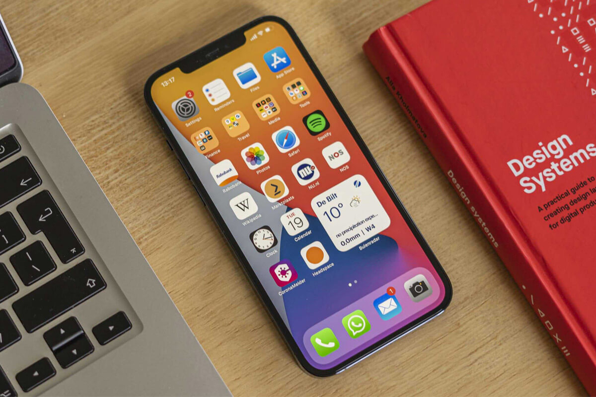 Vì sao iPhone 12 Pro cũ vẫn cháy hàng dù đã 5 năm tuổi? - Hình 1 iPhone 12 Pro cũ - Hình 1