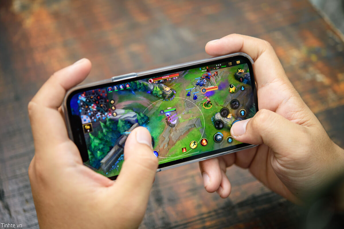 Vì sao iPhone 12 Pro cũ vẫn cháy hàng dù đã 5 năm tuổi? - Hình 2 iPhone 12 Pro cũ - Hình 2